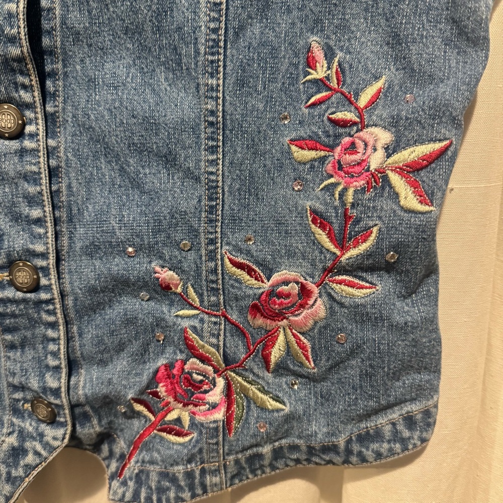 Bill Blass Denim Vest with Pink/RedFloral Embroidery and Rhinestone studs - Picture 6 of 7